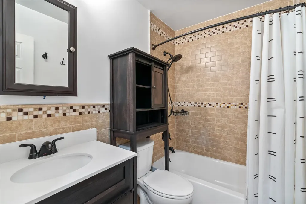 8 Coachlight Square Montrose NY 10548