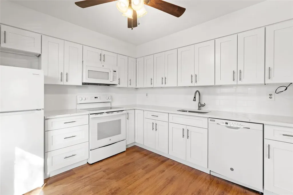 8 Coachlight Square Montrose NY 10548