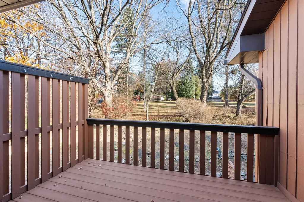 8 Coachlight Square Montrose NY 10548