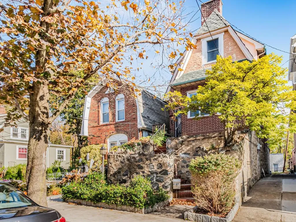 6128 Spencer Avenue Bronx NY 10471
