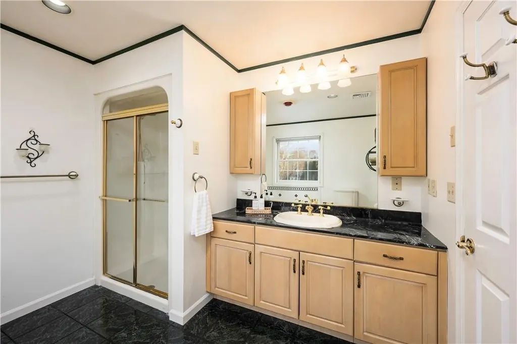 10 Stacey Lane Mahopac NY 10541