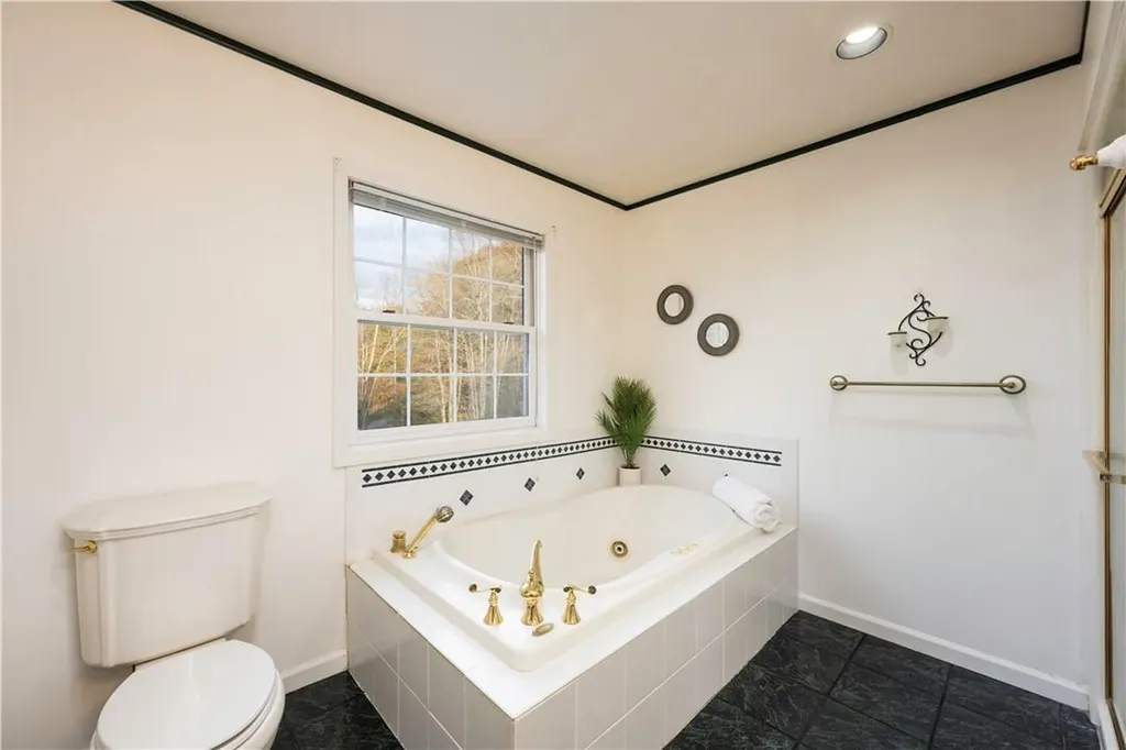 10 Stacey Lane Mahopac NY 10541