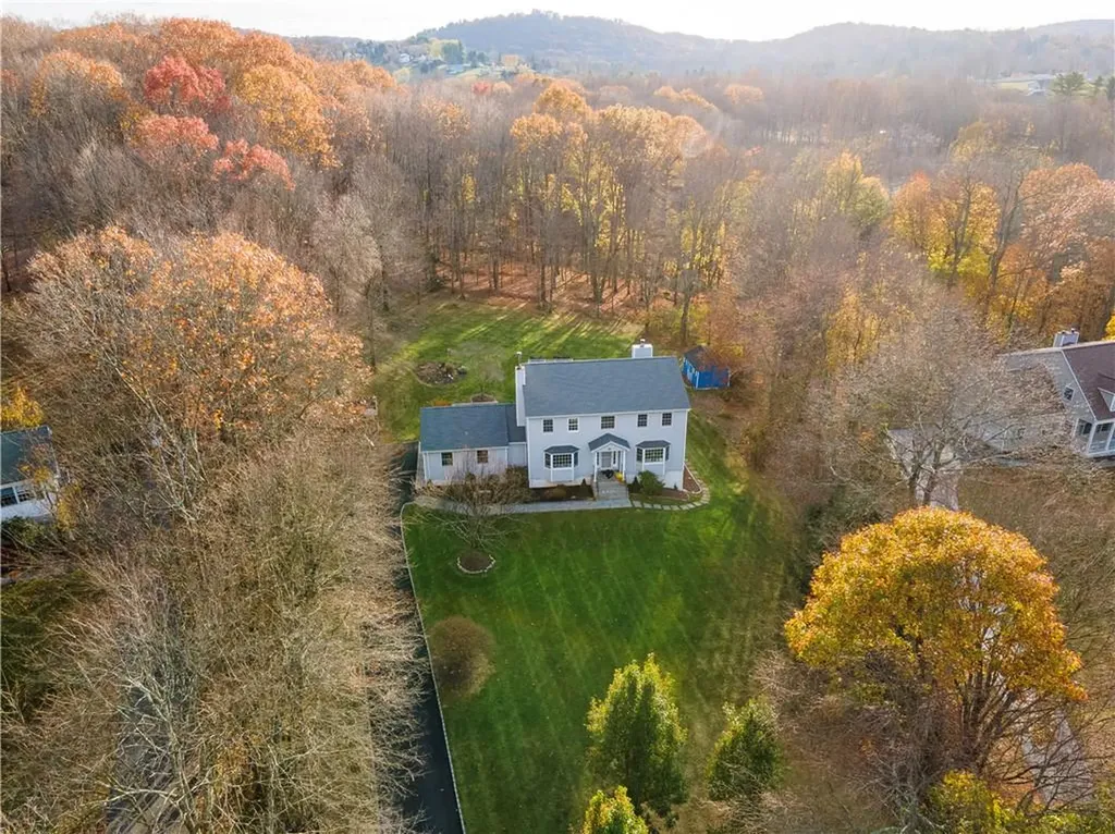 10 Stacey Lane Mahopac NY 10541