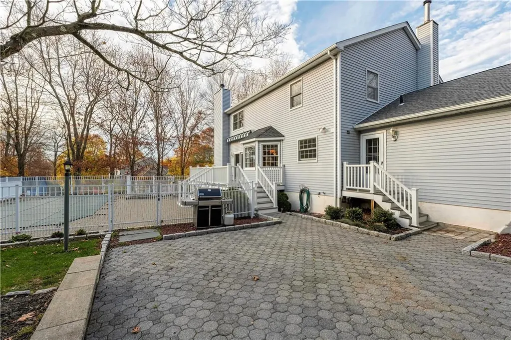 10 Stacey Lane Mahopac NY 10541