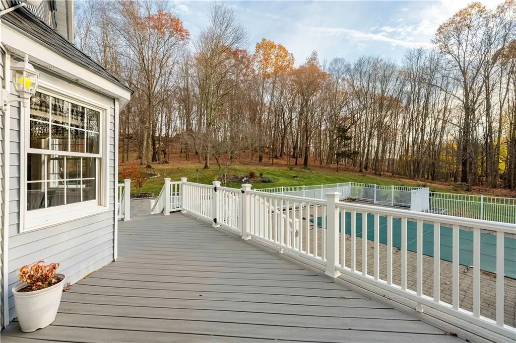 10 Stacey Lane Mahopac NY 10541
