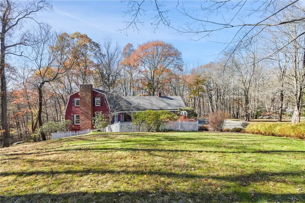 34 Siscowit Road Pound Ridge NY 10576