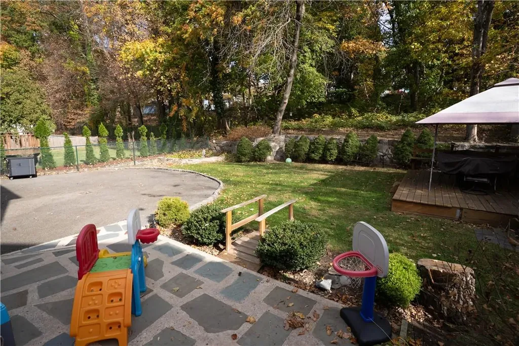 87 Interlaken Avenue New Rochelle NY 10801