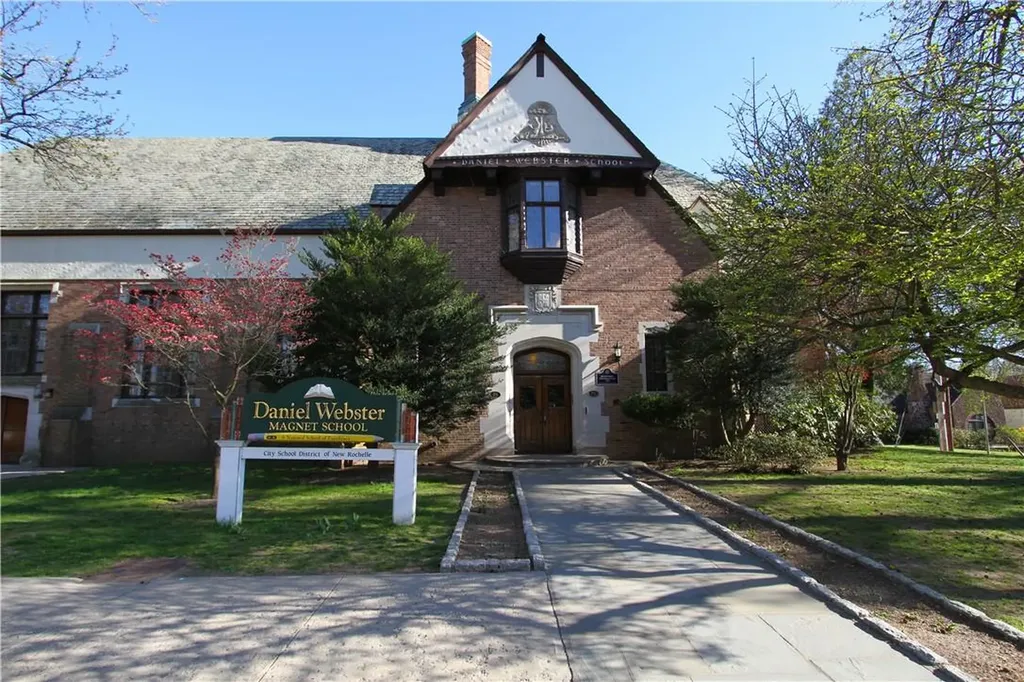 87 Interlaken Avenue New Rochelle NY 10801