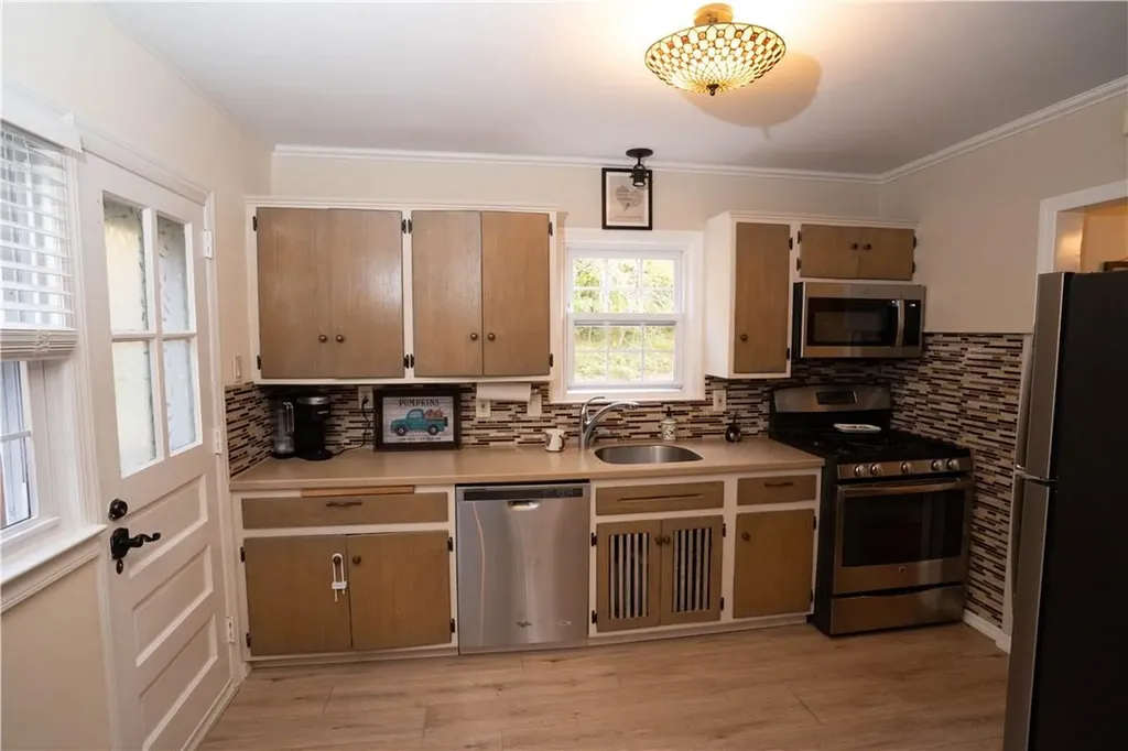 87 Interlaken Avenue New Rochelle NY 10801
