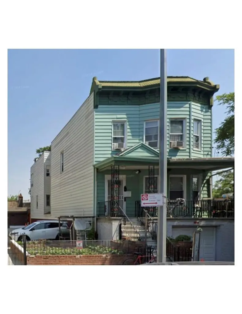 1809 Mcgraw Avenue Bronx NY 10472