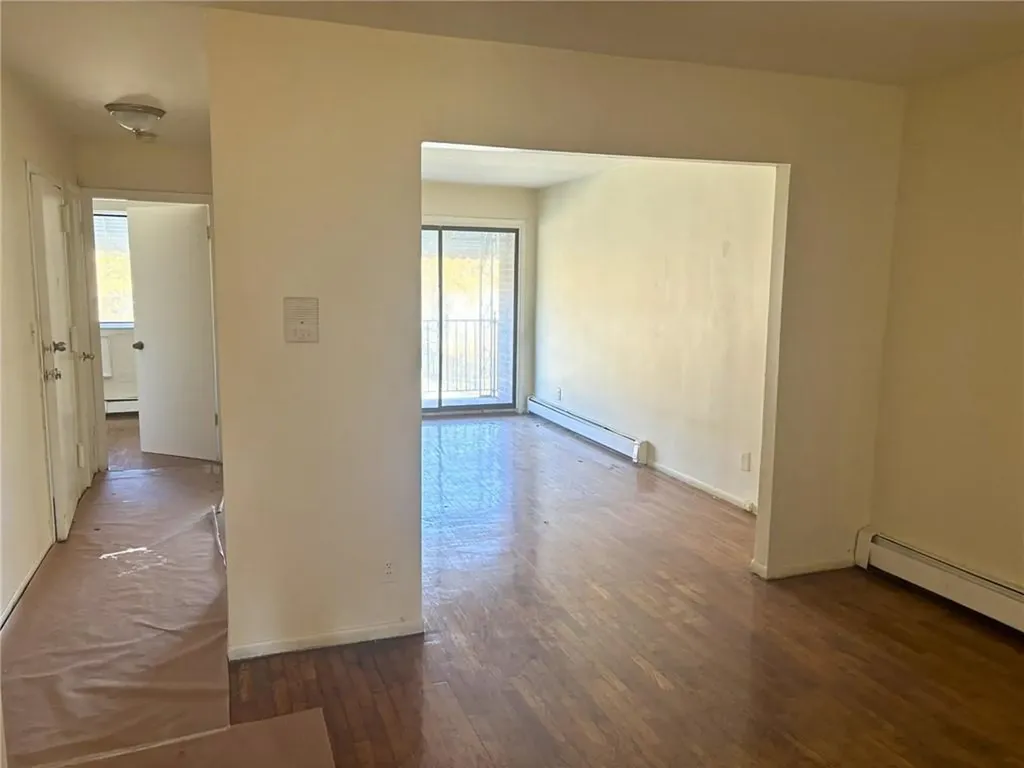 1112 E 225th Street E Bronx NY 10466