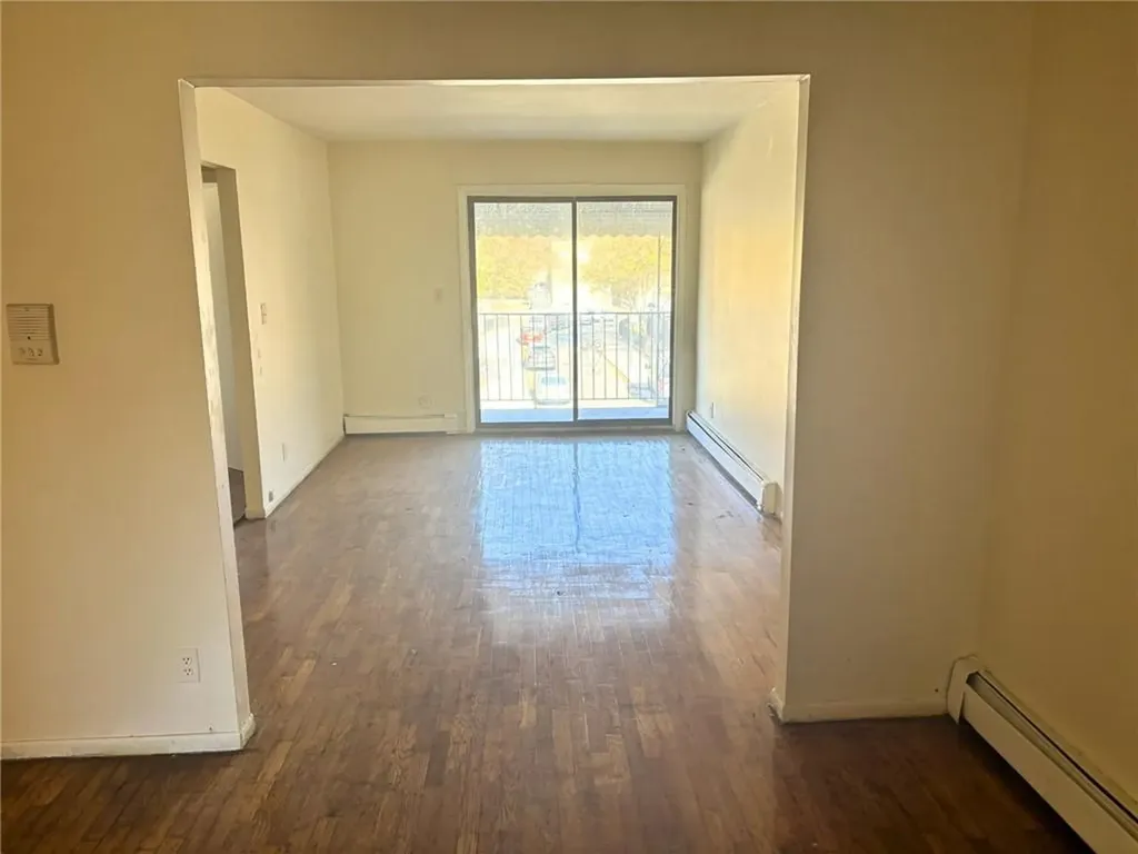 1112 E 225th Street E Bronx NY 10466