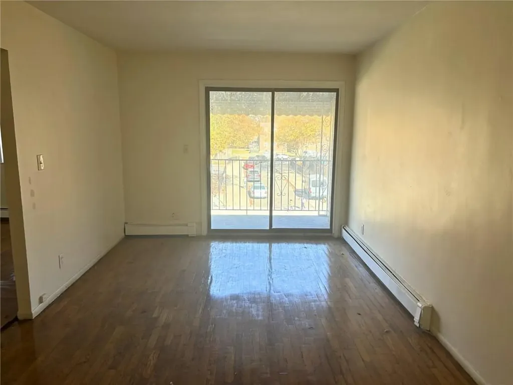 1112 E 225th Street E Bronx NY 10466