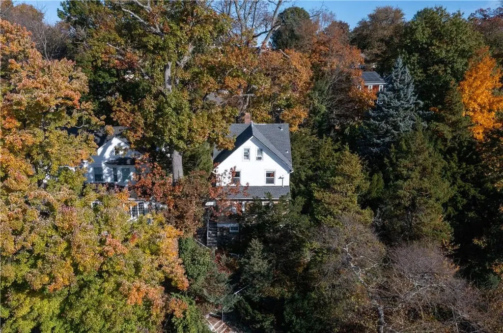 61 Halcyon Terrace New Rochelle NY 10801