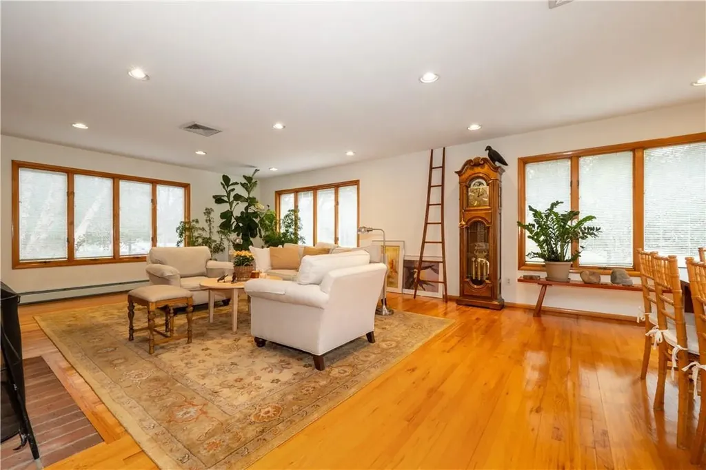 15 Lynn Road Poughkeepsie NY 12603
