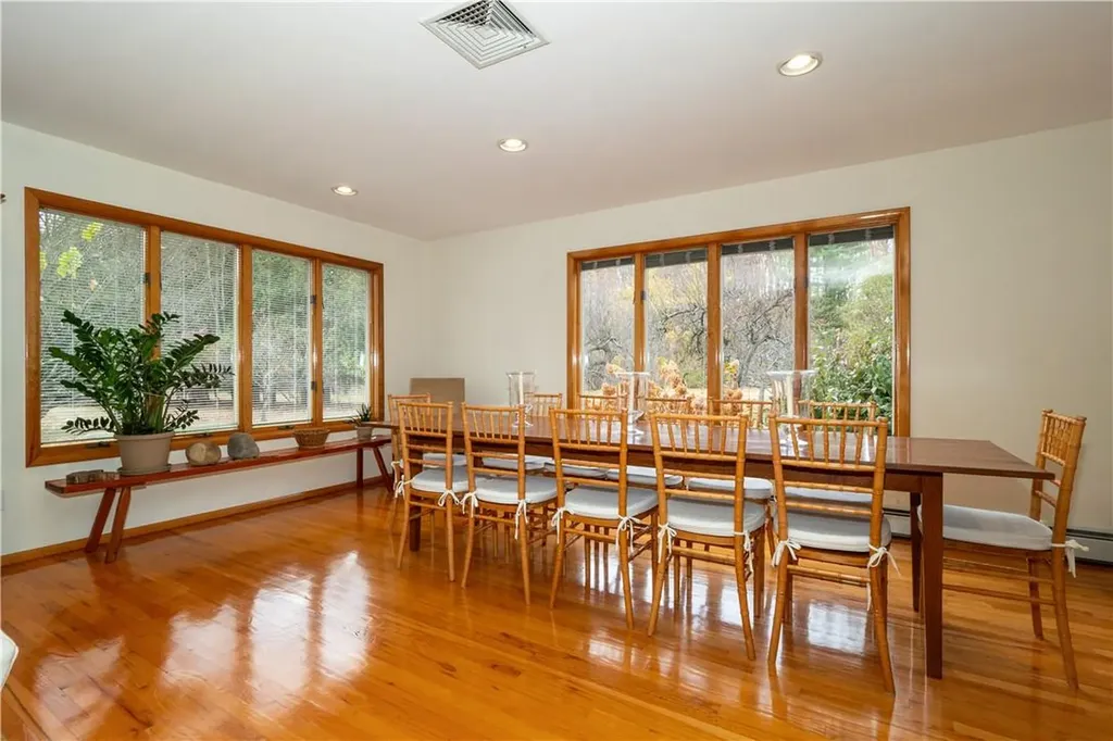 15 Lynn Road Poughkeepsie NY 12603