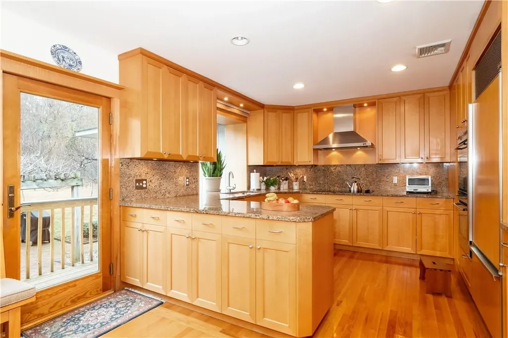 15 Lynn Road Poughkeepsie NY 12603