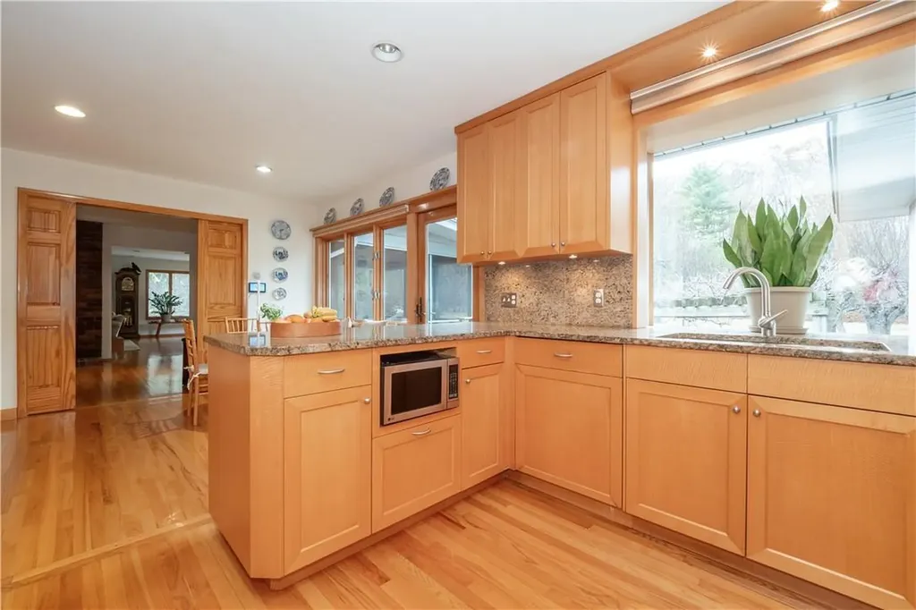15 Lynn Road Poughkeepsie NY 12603