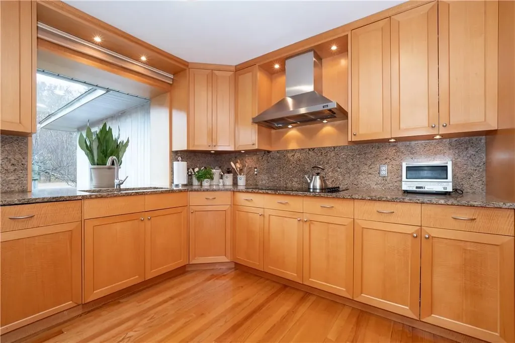 15 Lynn Road Poughkeepsie NY 12603