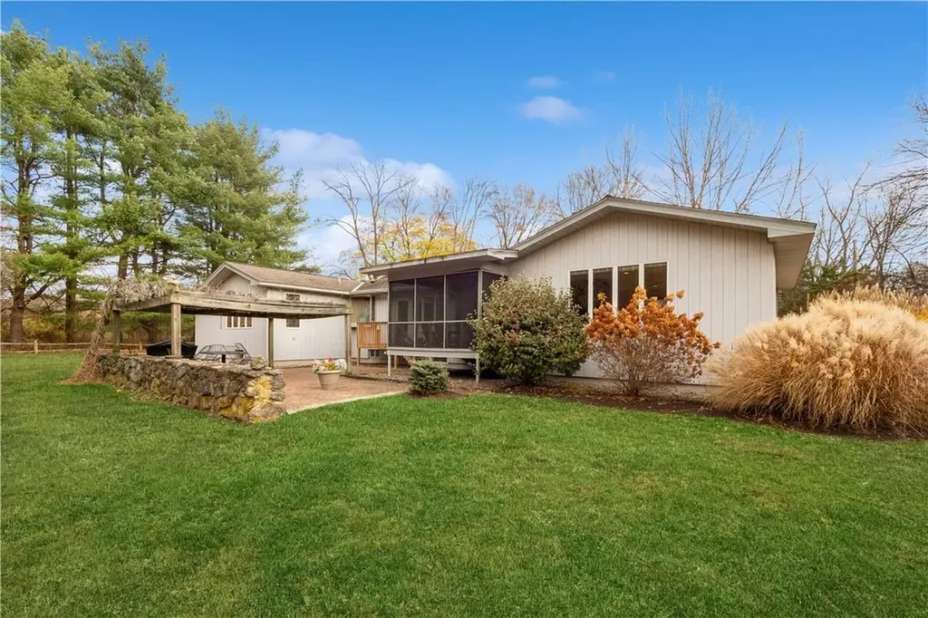 15 Lynn Road Poughkeepsie NY 12603