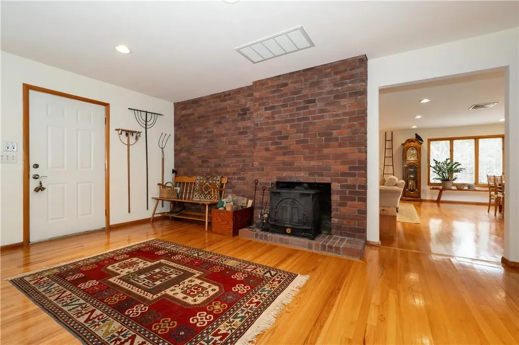 15 Lynn Road Poughkeepsie NY 12603