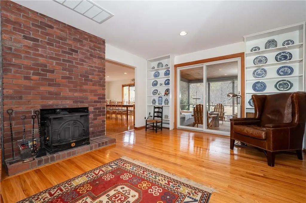 15 Lynn Road Poughkeepsie NY 12603