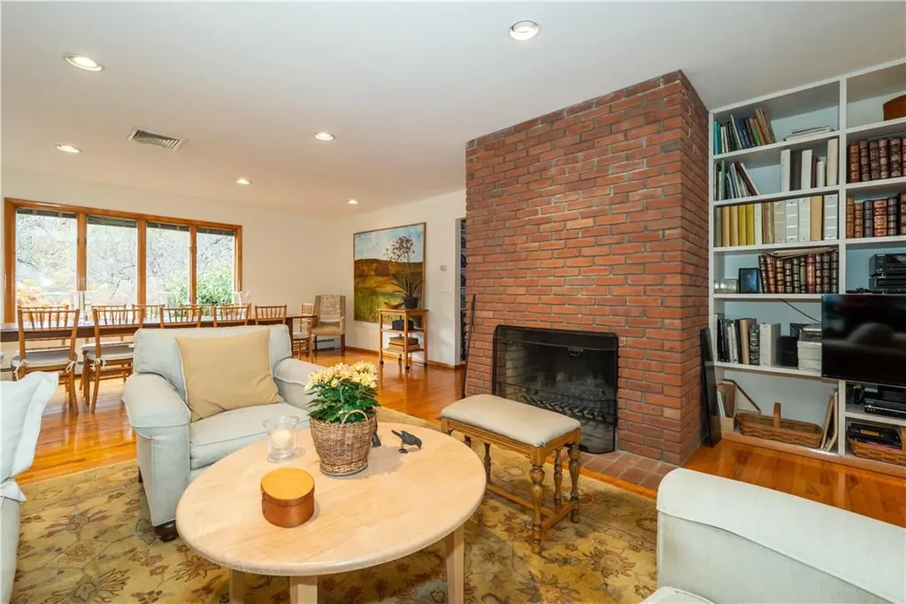 15 Lynn Road Poughkeepsie NY 12603