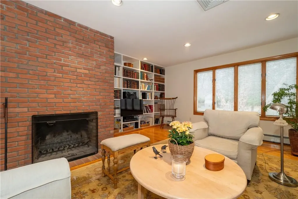 15 Lynn Road Poughkeepsie NY 12603