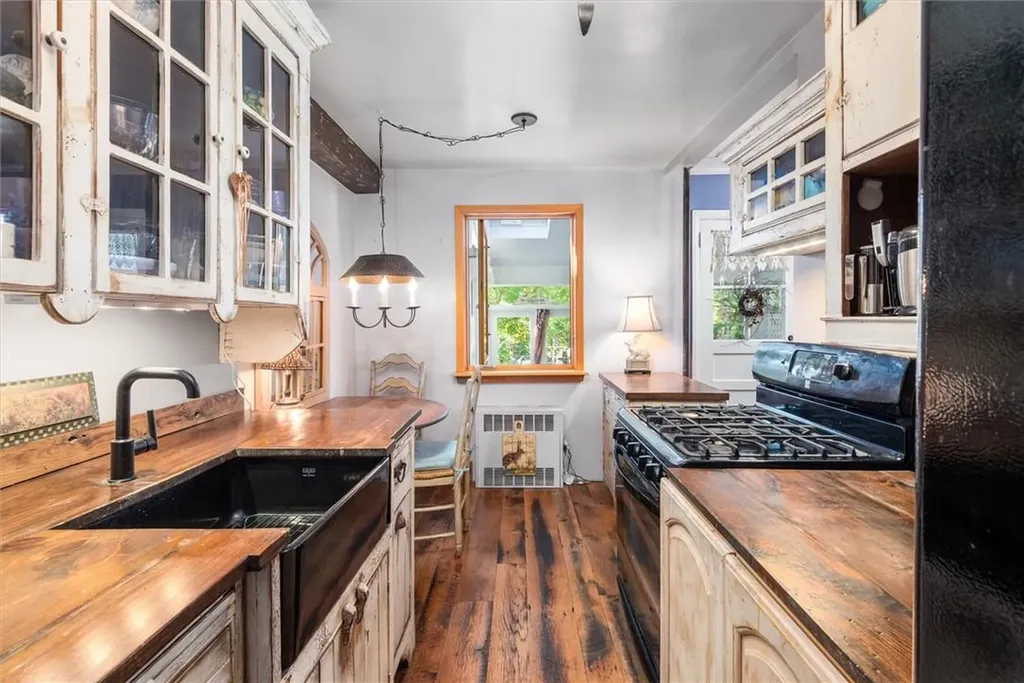 4228 196th Street Flushing NY 11358