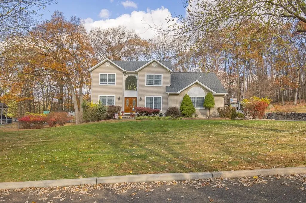 2 Lori Court Spring Valley NY 10977