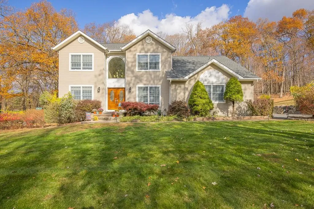 2 Lori Court Spring Valley NY 10977