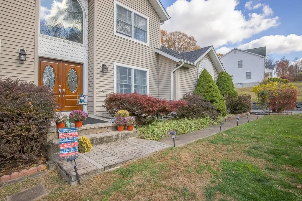 2 Lori Court Spring Valley NY 10977