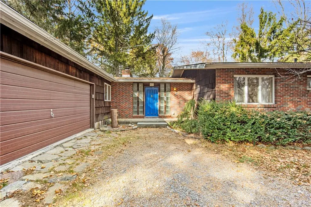 461 E Mountain Road S Cold Spring NY 10516