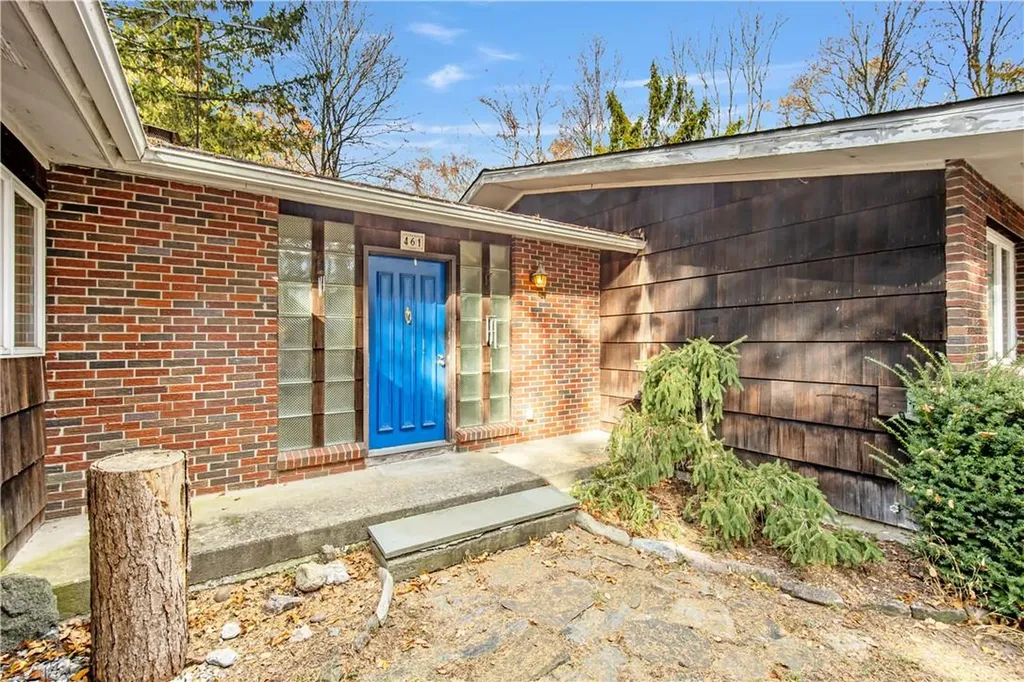 461 E Mountain Road S Cold Spring NY 10516