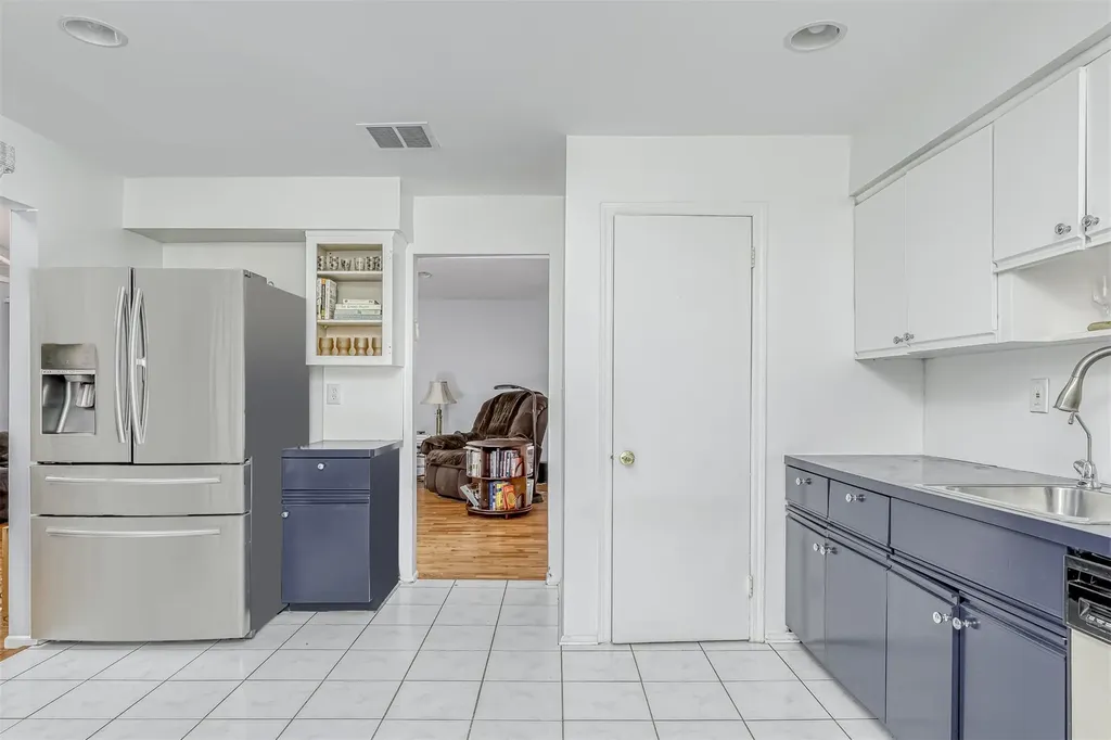 23 Landau Lane Spring Valley NY 10977