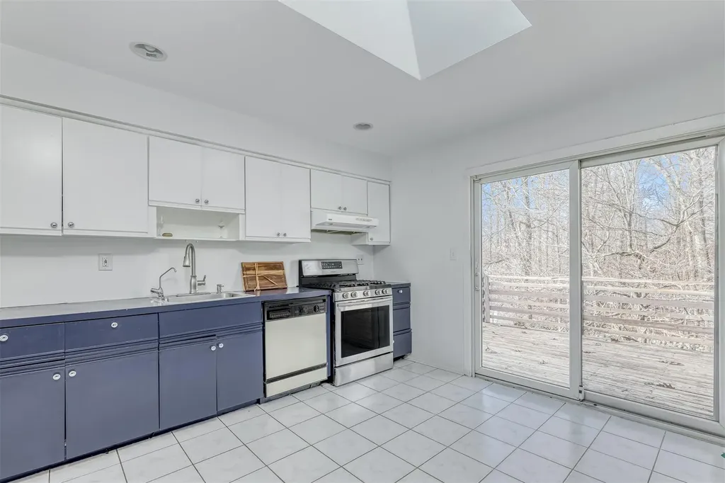 23 Landau Lane Spring Valley NY 10977
