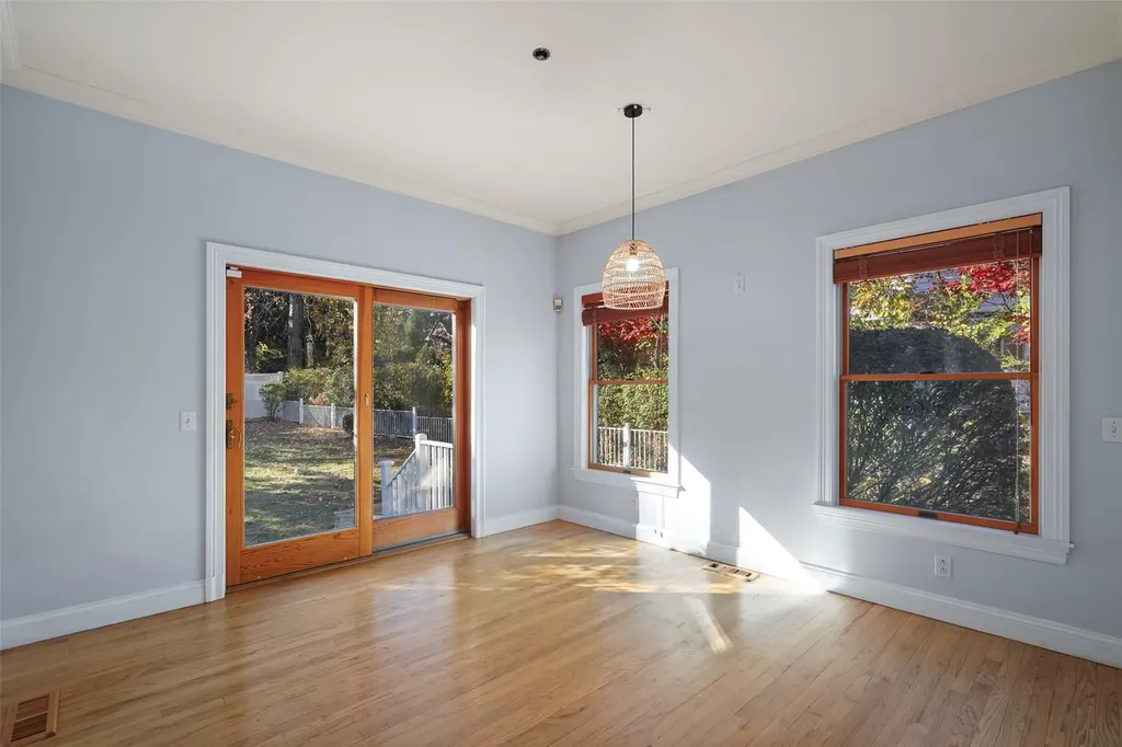147 Montgomery Circle New Rochelle NY 10804
