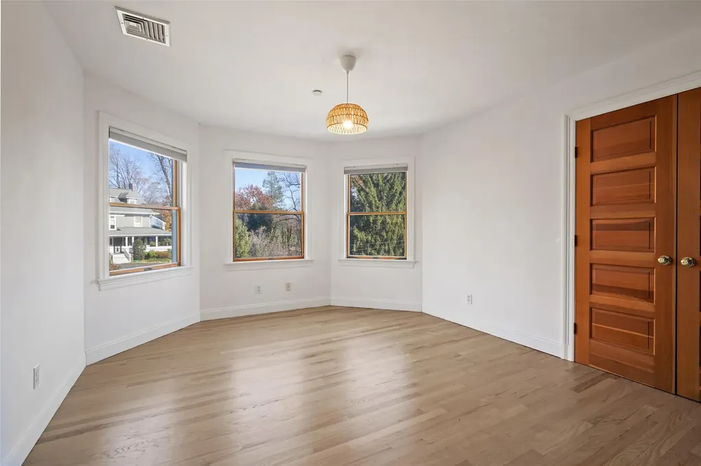 147 Montgomery Circle New Rochelle NY 10804