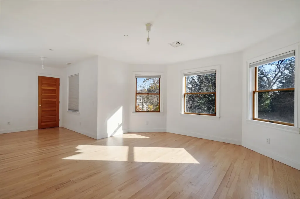 147 Montgomery Circle New Rochelle NY 10804