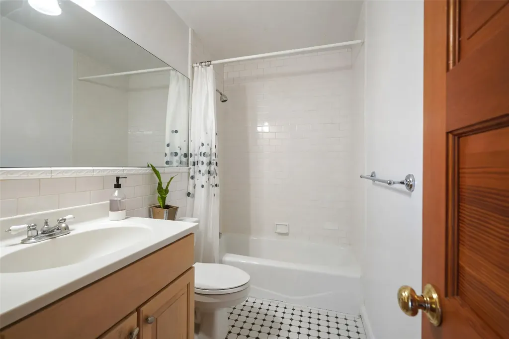 147 Montgomery Circle New Rochelle NY 10804