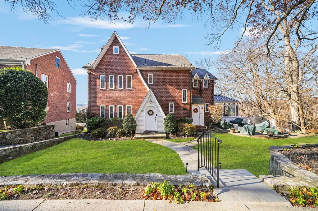 39 Park Circle White Plains NY 10603