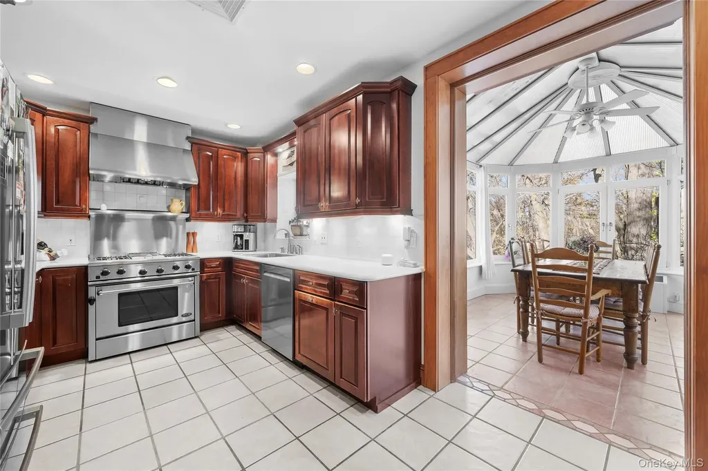 39 Park Circle White Plains NY 10603