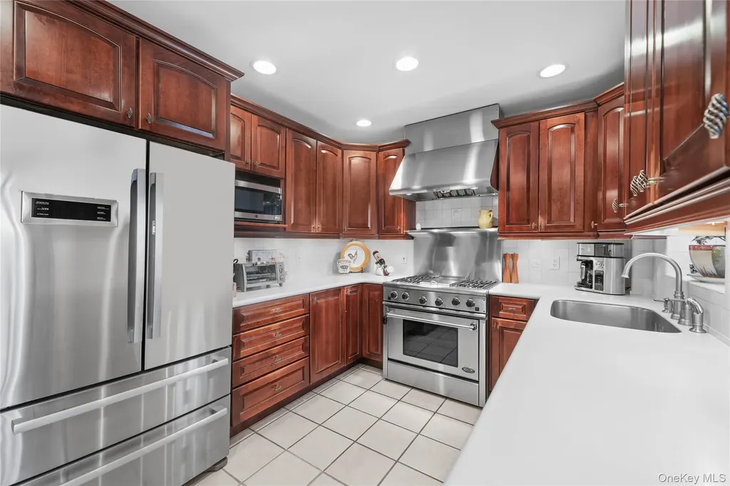 39 Park Circle White Plains NY 10603