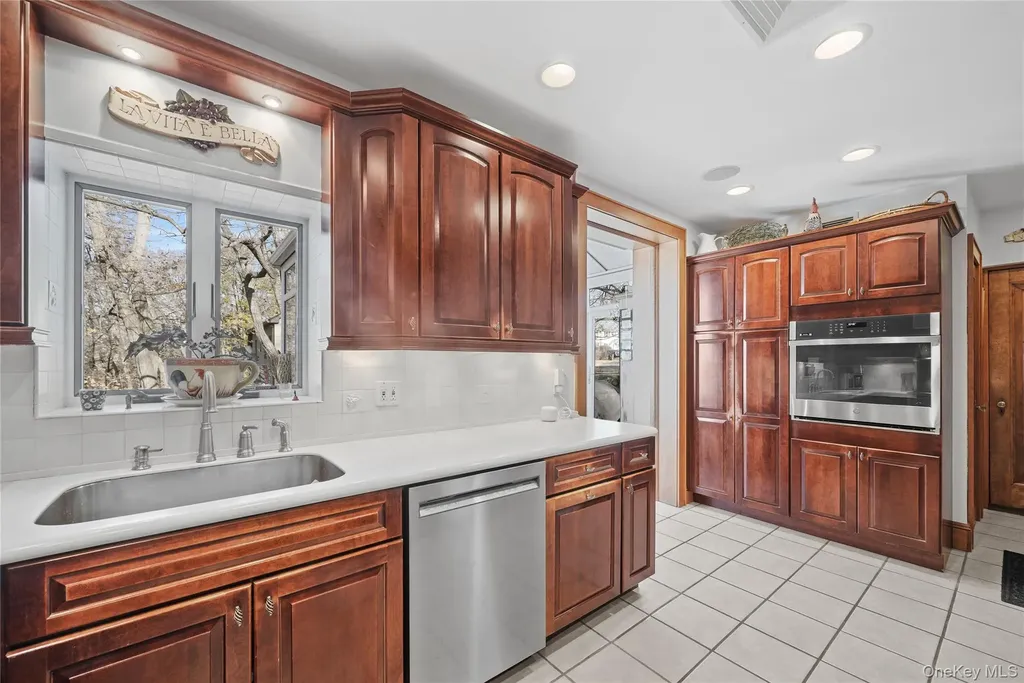 39 Park Circle White Plains NY 10603
