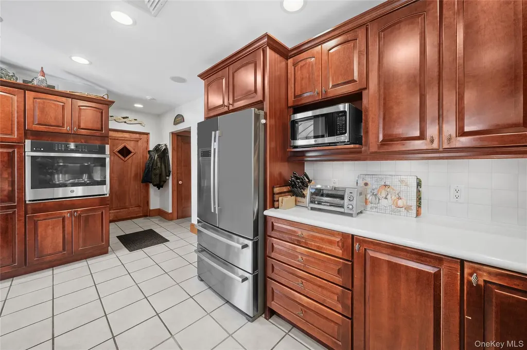 39 Park Circle White Plains NY 10603