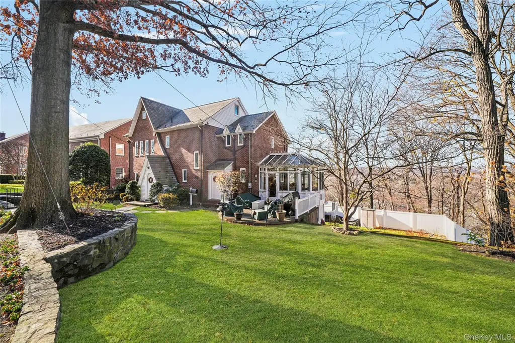 39 Park Circle White Plains NY 10603