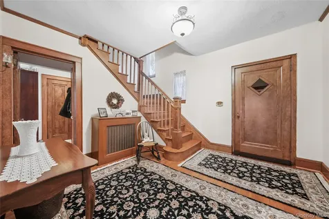 39 Park Circle White Plains NY 10603