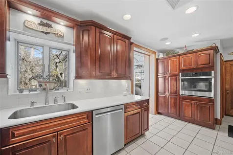 39 Park Circle White Plains NY 10603