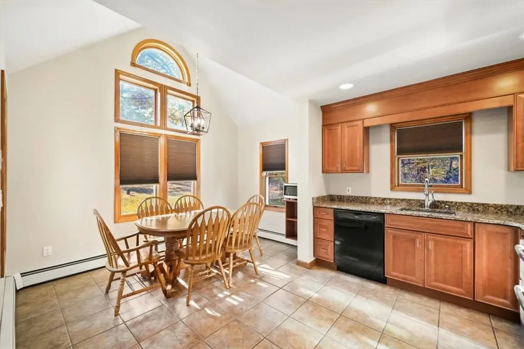 4 Cedar Trail Monroe NY 10950