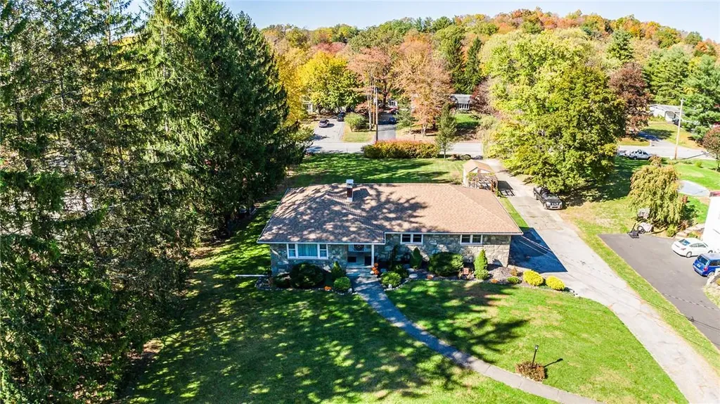 77 Round Hill Road Poughkeepsie NY 12603